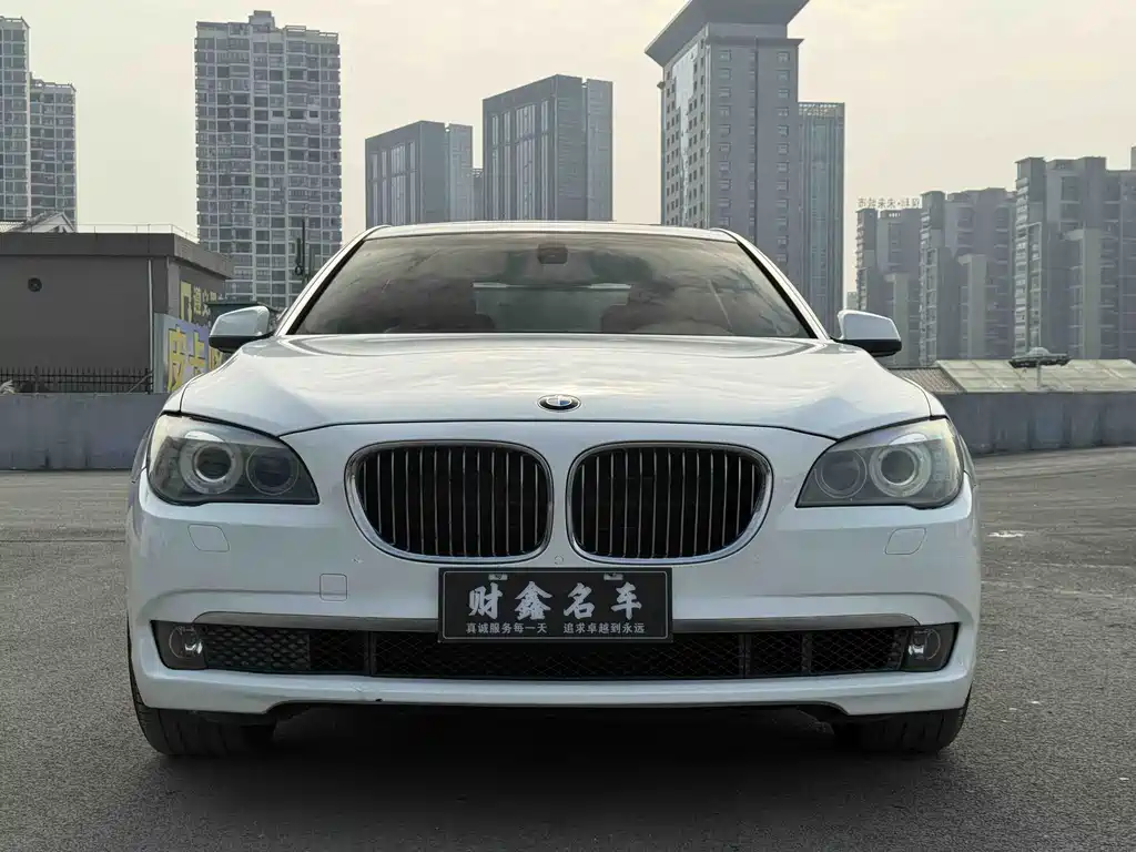 BMW 7 Series 2010 — фото 2
