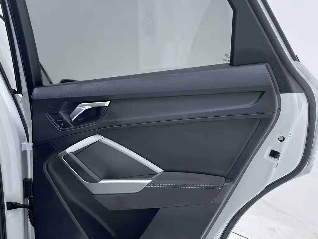 Audi Q3 2023 — фото 31