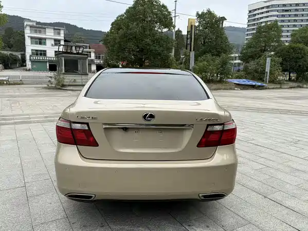 Lexus LS 2006