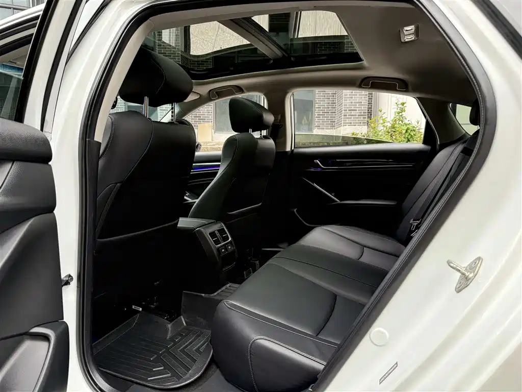 Honda Accord 2023 — фото 6
