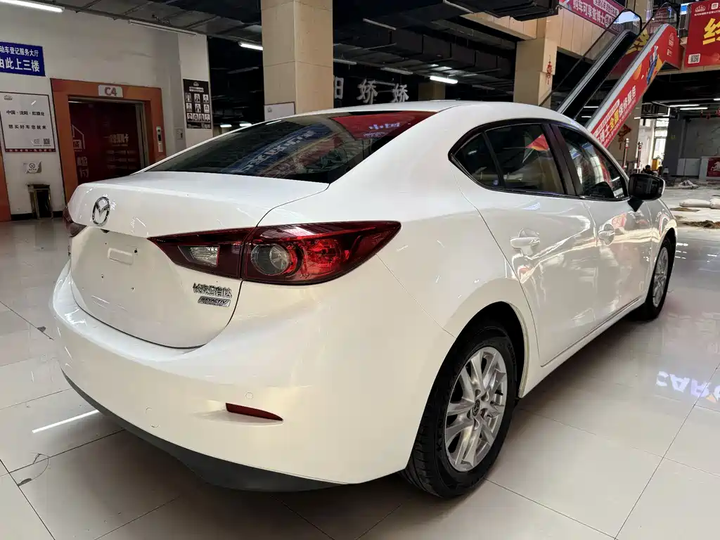 Mazda 3 Axela 2015 — фото 7