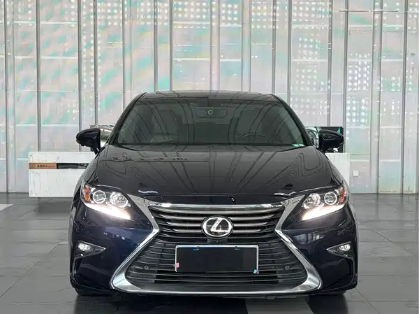 Lexus ES 2018