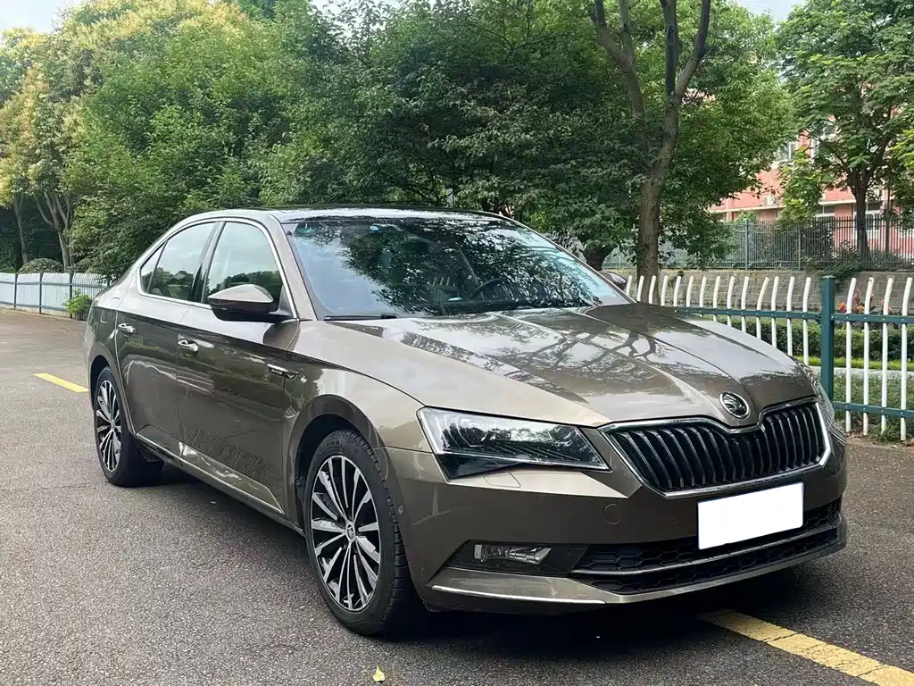 Skoda Superb 2017 — фото 3