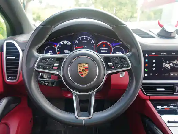 Porsche Cayenne 2022
