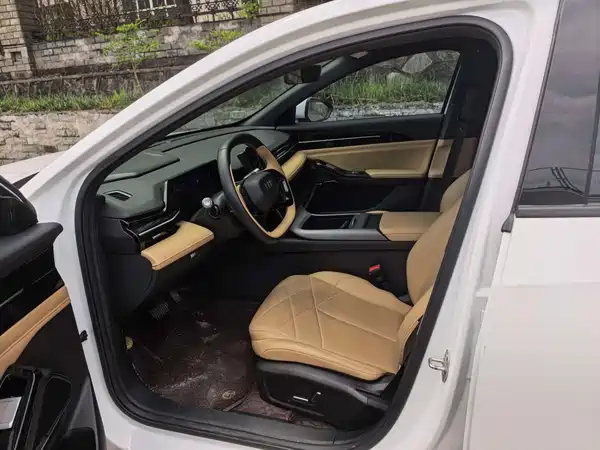 Geely Galaxy L6 2024