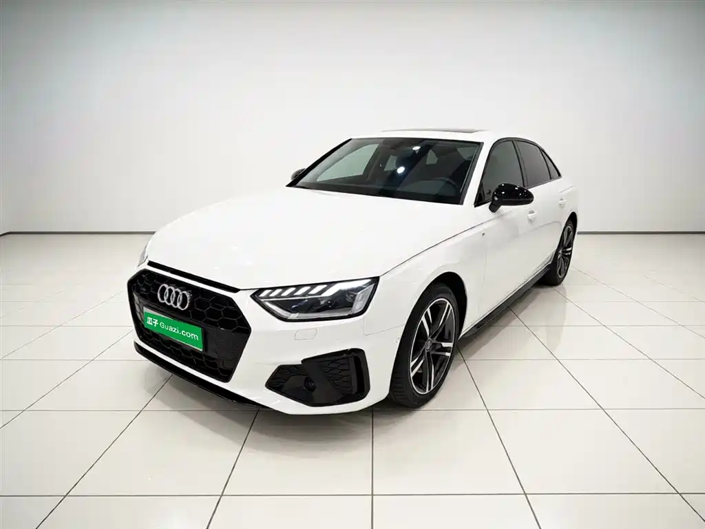 Audi A4L 2022 — фото 1