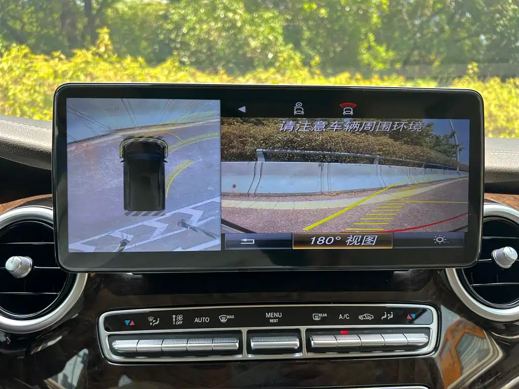 Mercedes-Benz V-Class 2020 — фото 20
