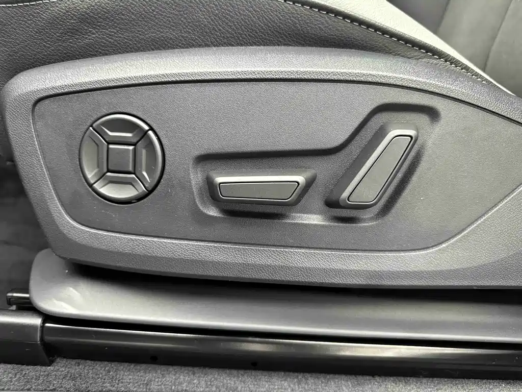 Audi Q3 2023 — фото 11
