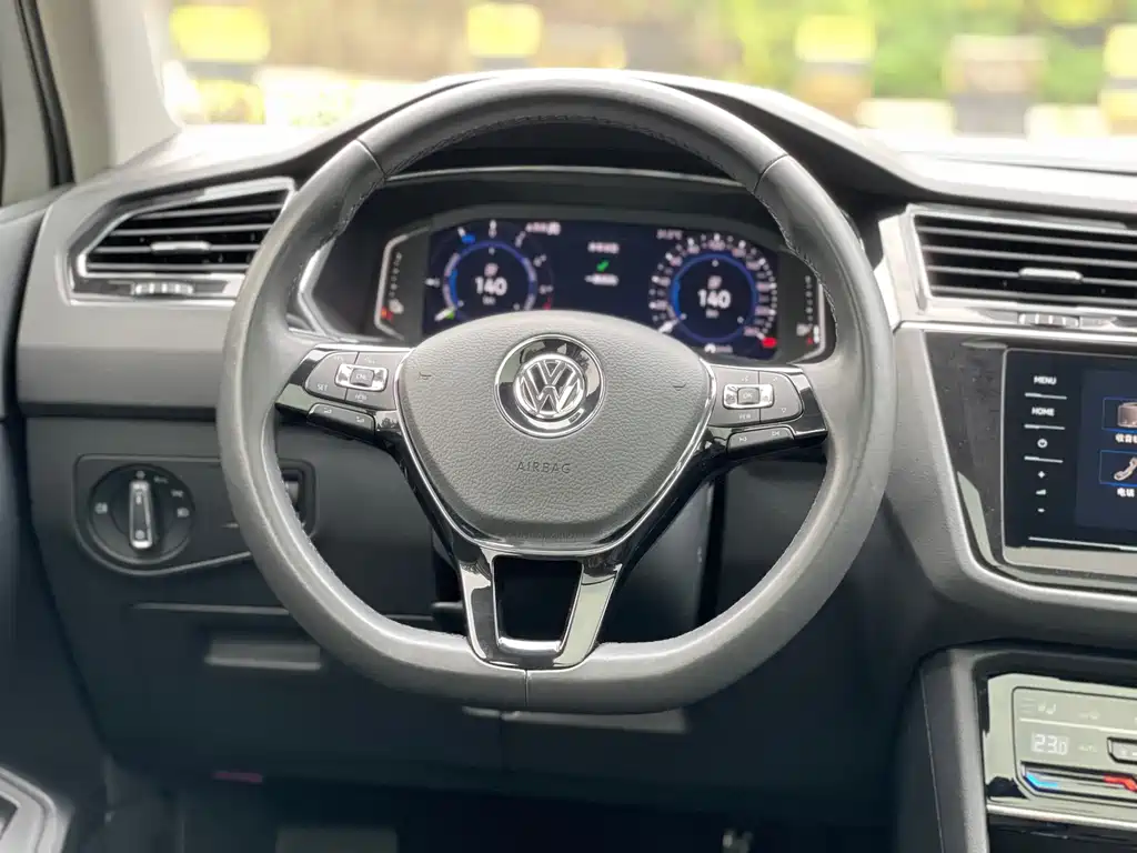 Volkswagen Tiguan L PHEV 2021 — фото 15