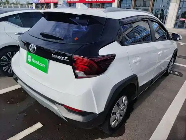 Toyota Yaris L 2023