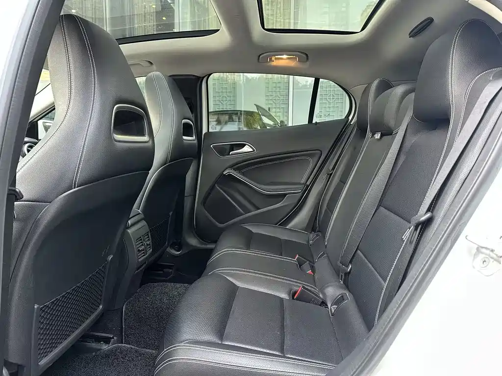 Mercedes-Benz GLA 2017 — фото 16