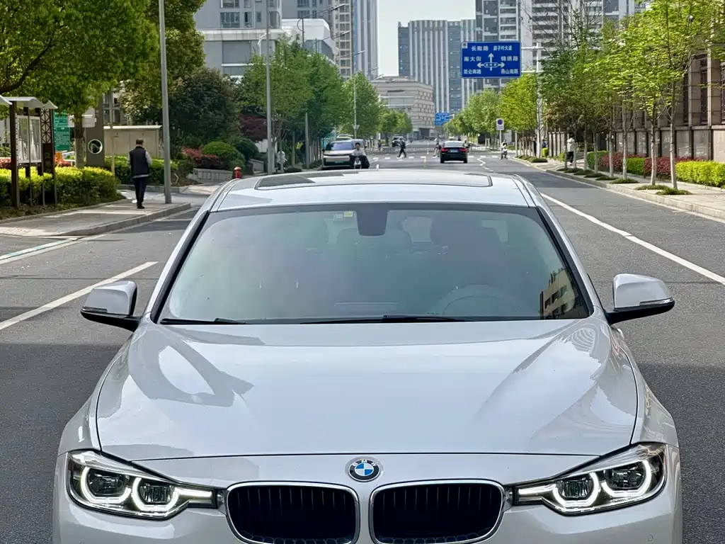BMW 3 Series 2017 — фото 12