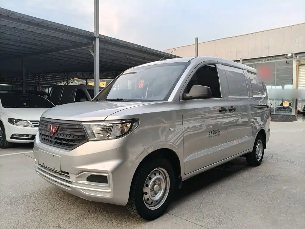 Wuling Hongguang V 2023 — фото 2