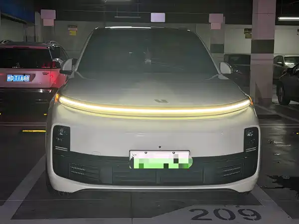 Li Auto L8 2023