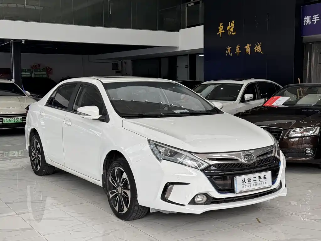 BYD Qin NEV 2015 — фото 3