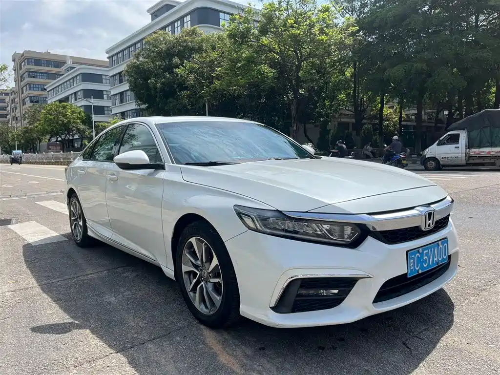 Honda Inspire 2019 — фото 3