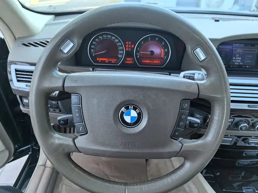 BMW 7 Series 2008 — фото 11