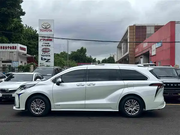 Toyota Sienna 2022