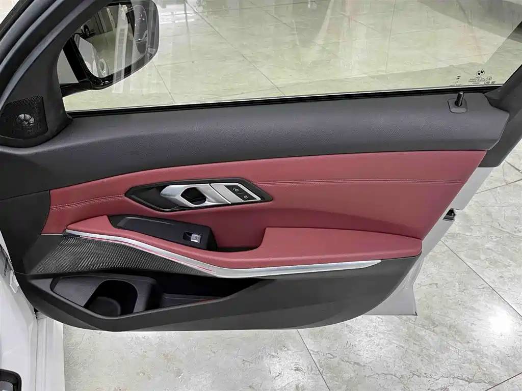 BMW 3 Series 2022 — фото 12
