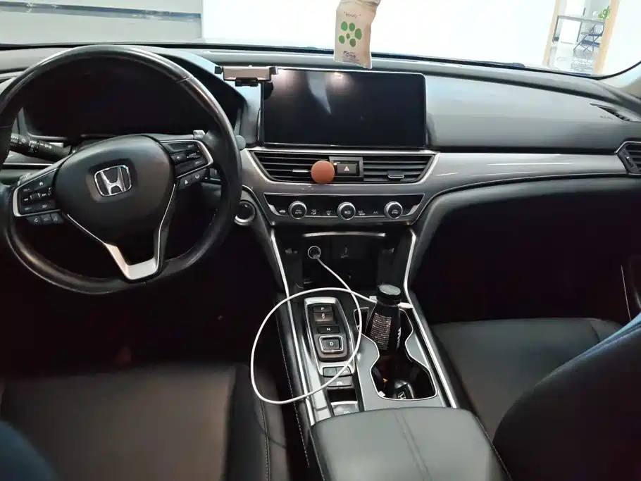 Honda Accord 2022 — фото 12