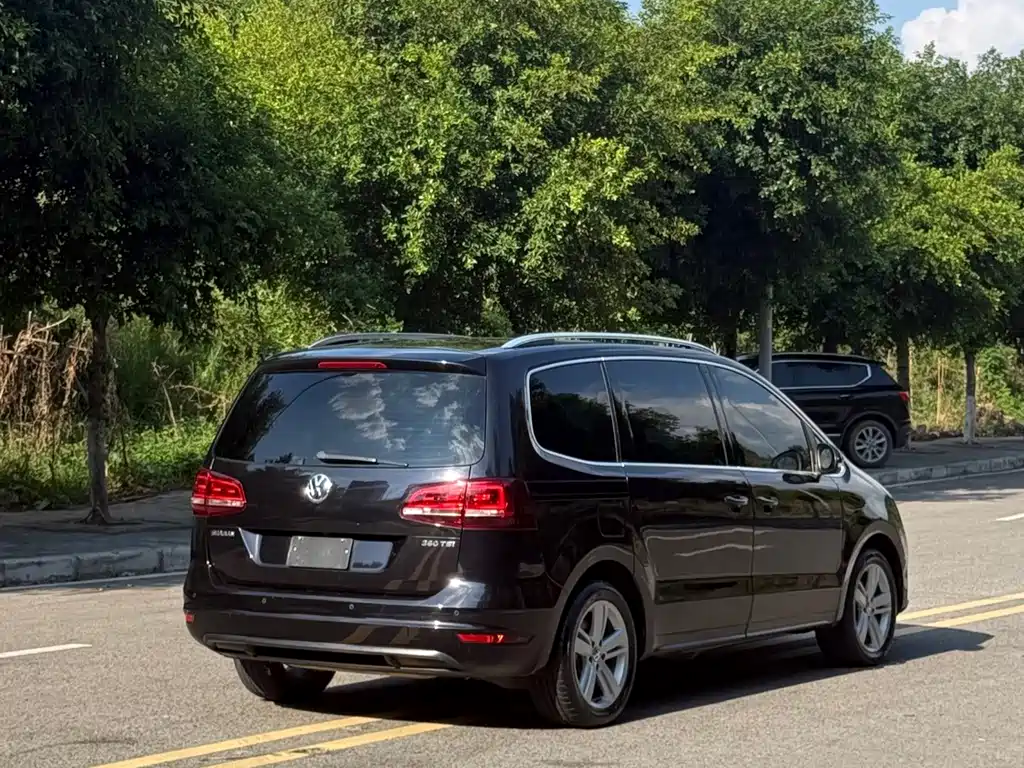 Volkswagen Sharan 2017 — фото 3