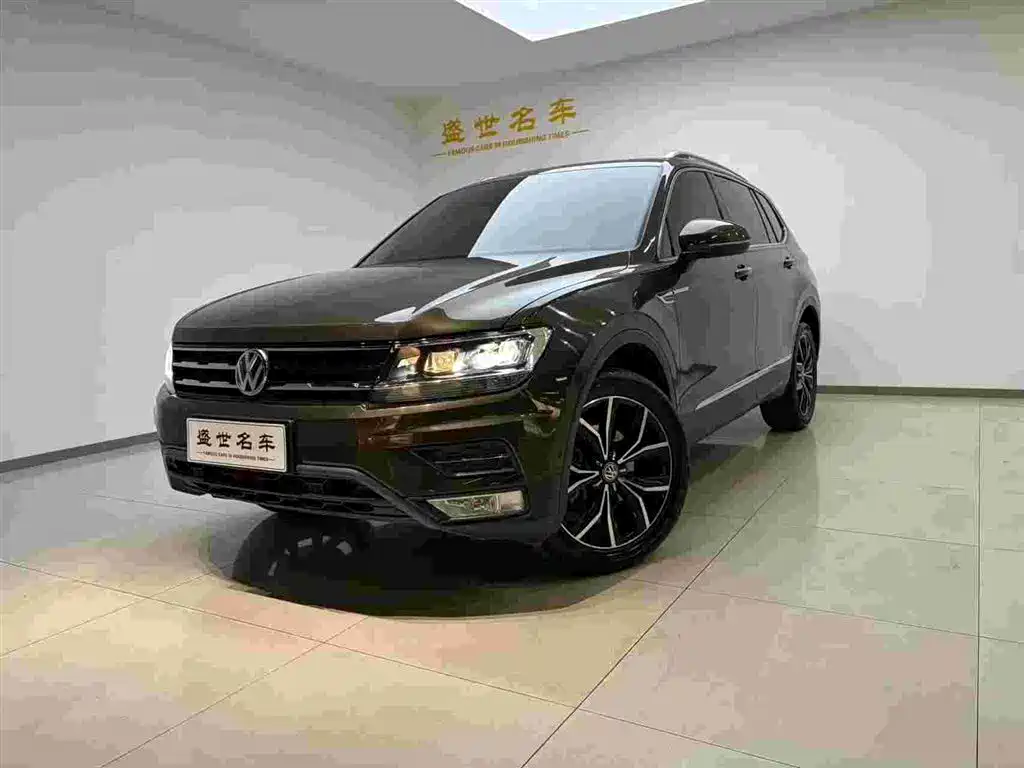 Volkswagen Tiguan L 2019 — фото 1