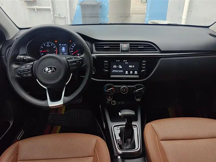 Kia KX Cross 2018 — фото 12