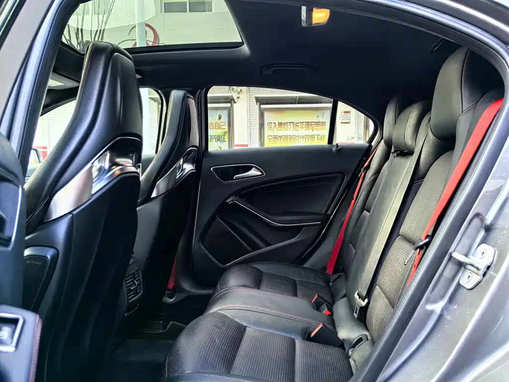 Mercedes-Benz A-Class AMG 2015 — фото 9