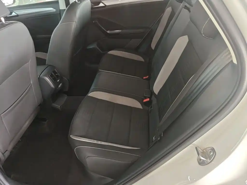 Volkswagen T-Roc 2021 — фото 17
