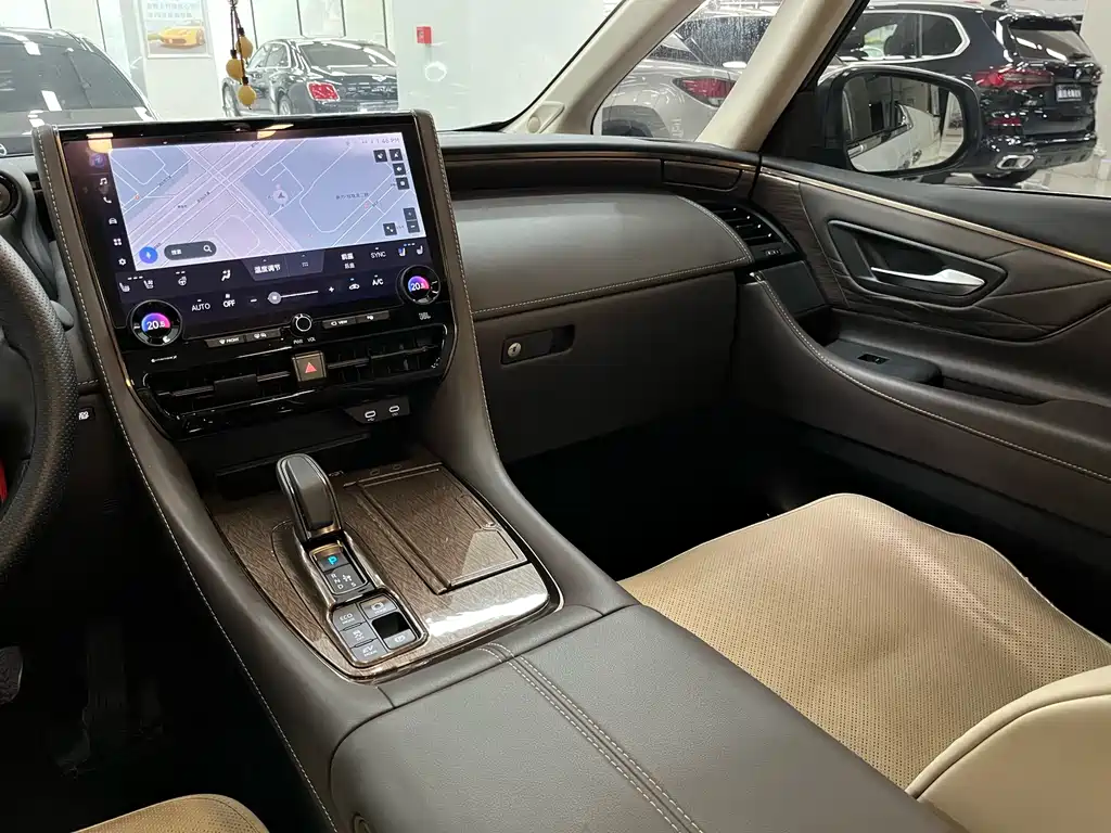 Toyota Vellfire 2025 — фото 18