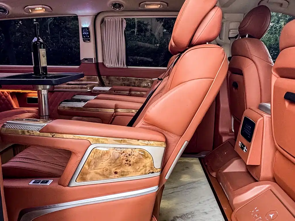 Mercedes-Benz V-Class 2023 — фото 22