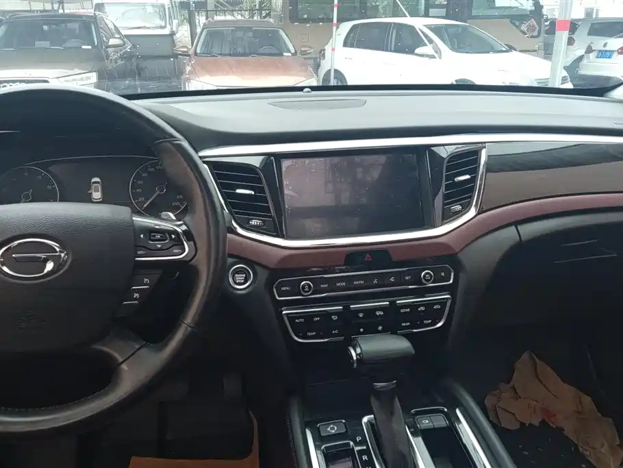 GAC Motor Trumpchi GS8 2017 — фото 13