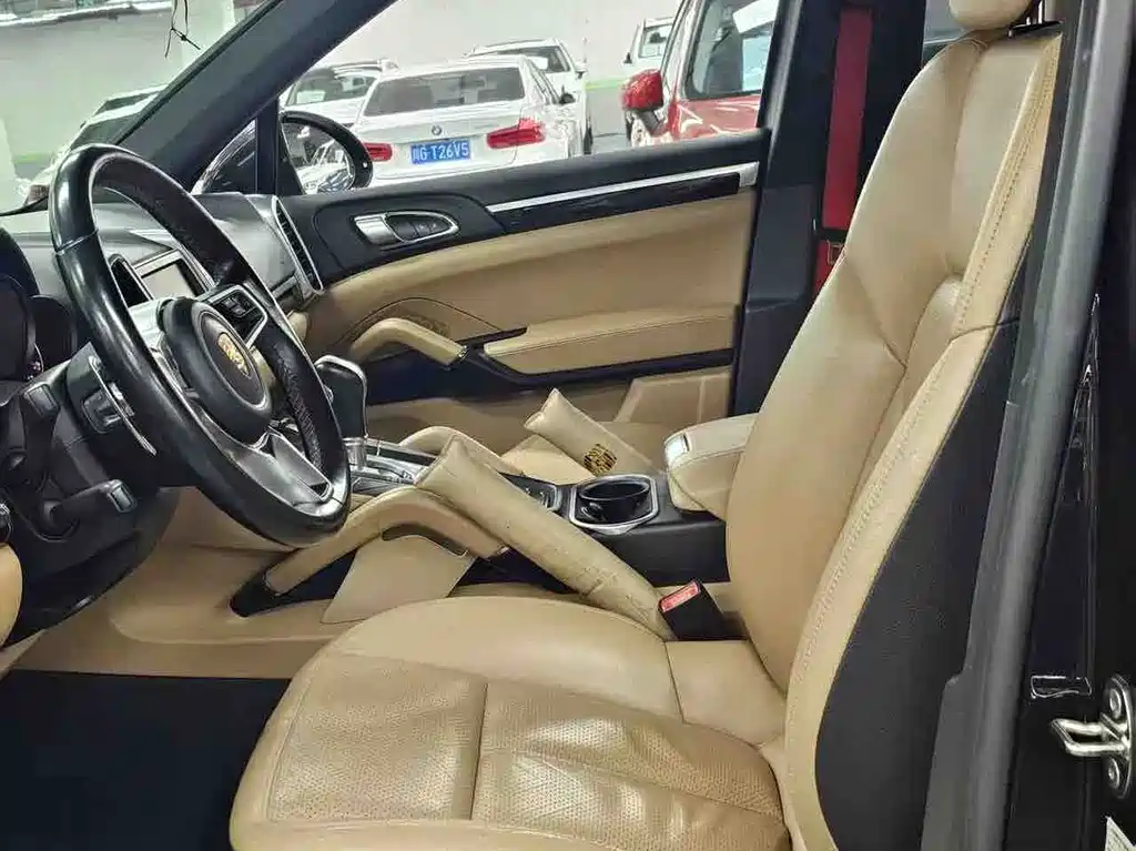 Porsche Cayenne 2015 — фото 10
