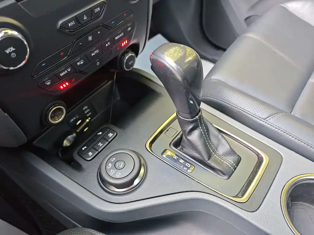 Ford Everest 2019 — фото 15
