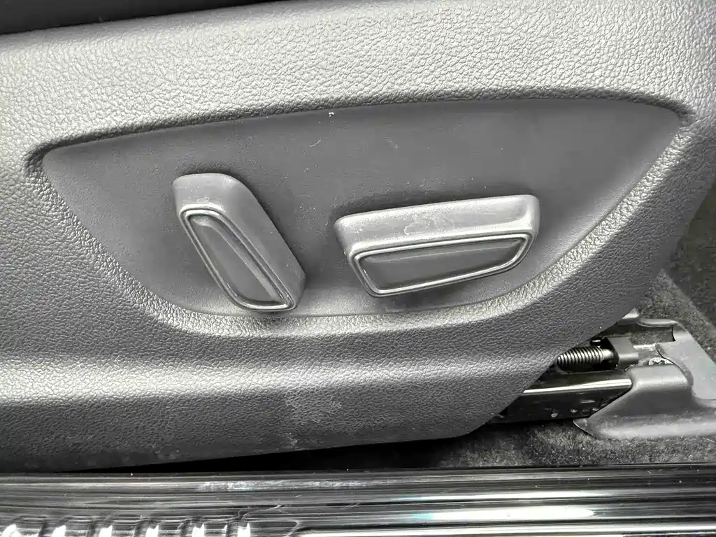 Toyota Camry 2023 — фото 21