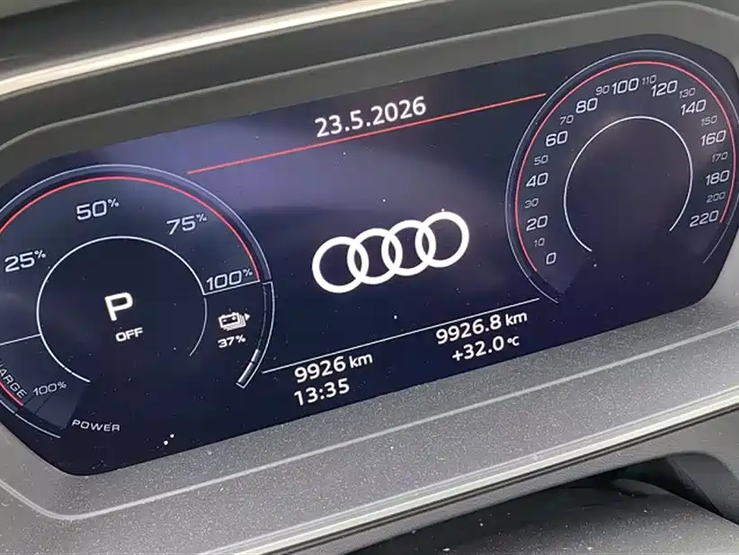 Audi Q4 e-tron 2025 — фото 11