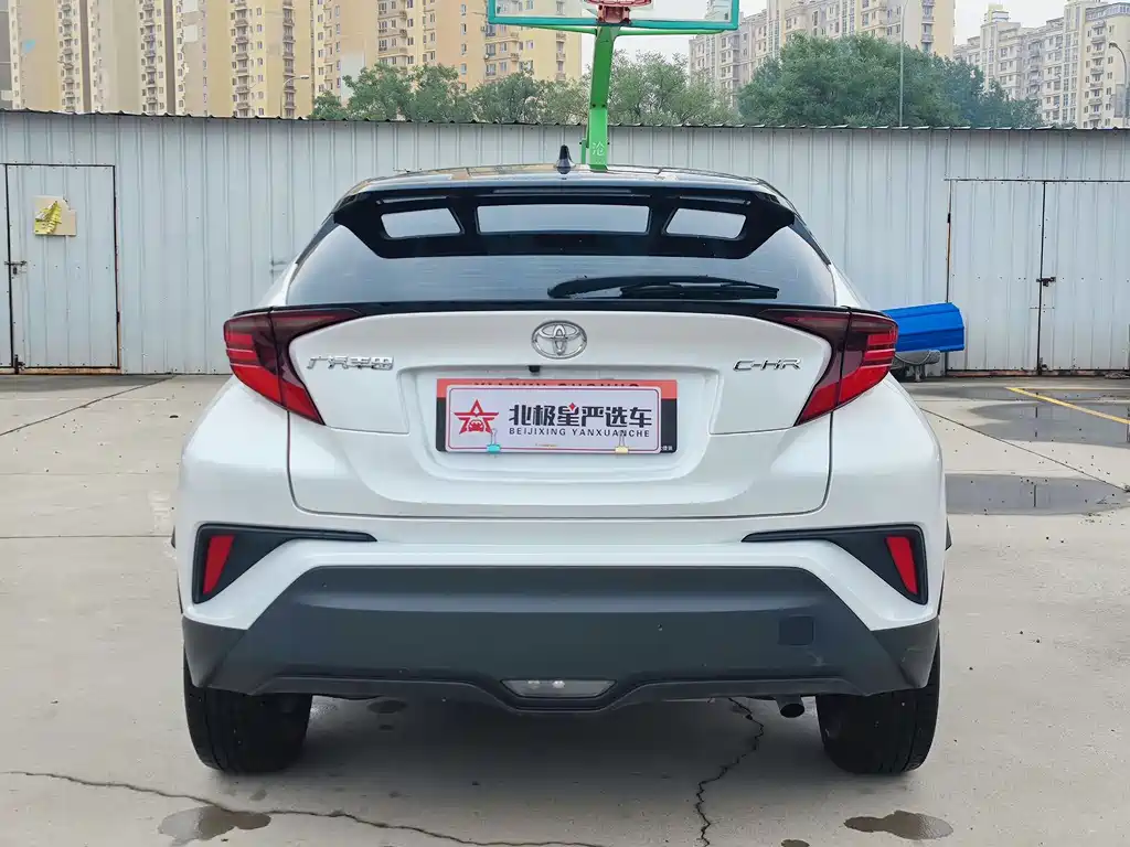 Toyota C-HR 2023 — фото 4