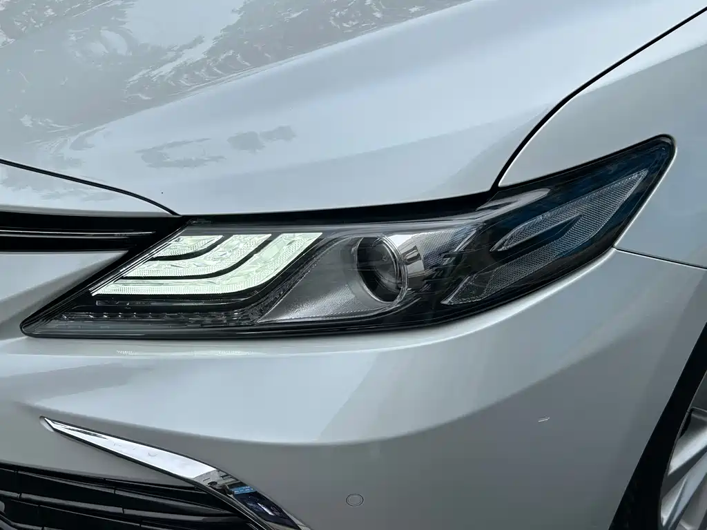 Toyota Camry 2021 — фото 25