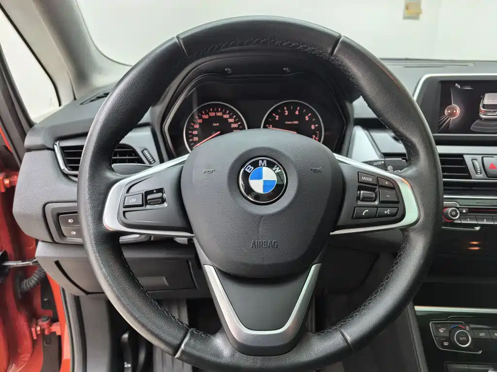 BMW 2 Series Active Tourer 2016 — фото 11