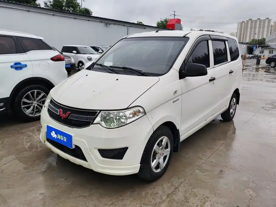 Wuling Hongguang 2018 — фото 1
