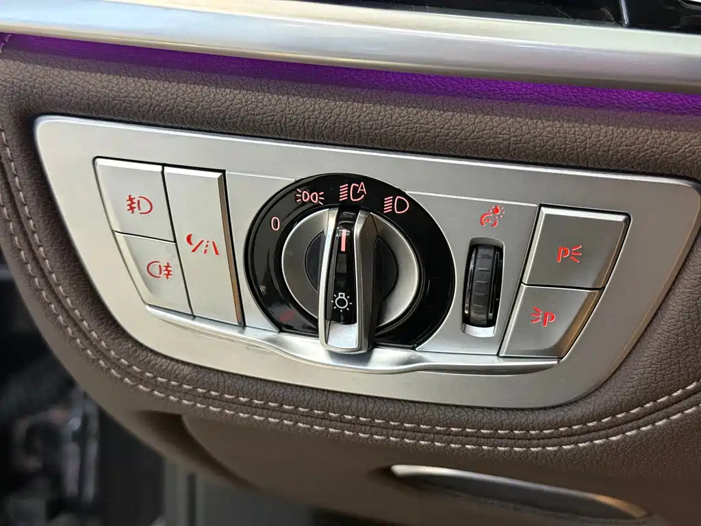 BMW 7 Series 2016 — фото 14