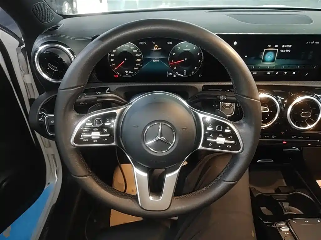 Mercedes-Benz A-Class 2021 — фото 11