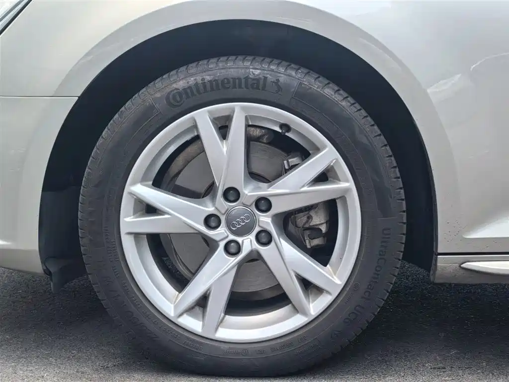 Audi A4L 2018 — фото 19