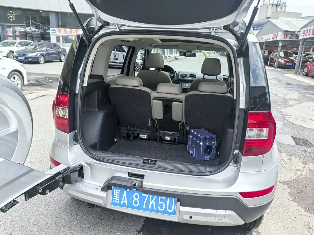 Skoda Yeti 2019 — фото 11