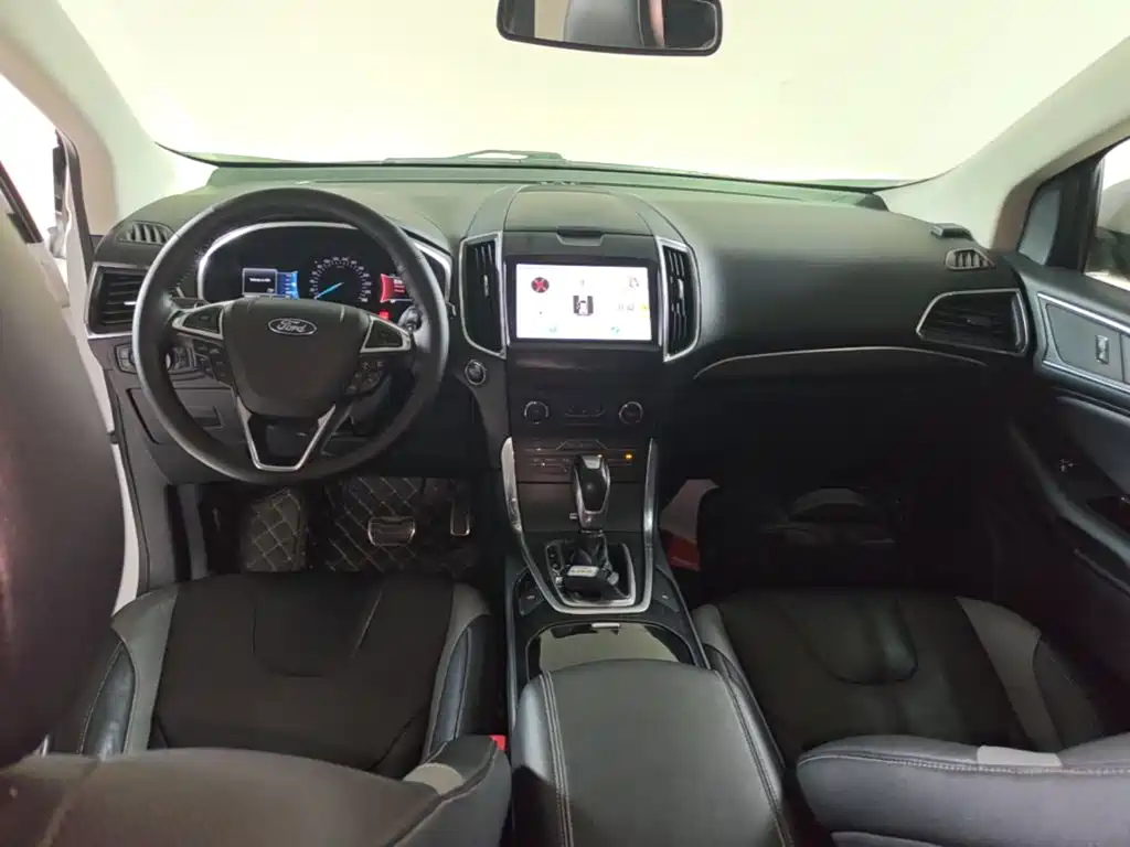 Ford Edge 2018 — фото 10