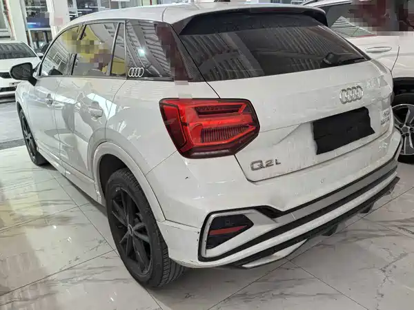 Audi Q2L 2023