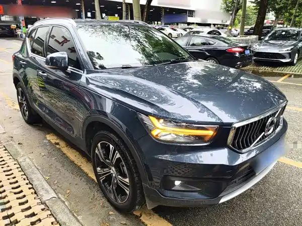 Volvo XC40 2021