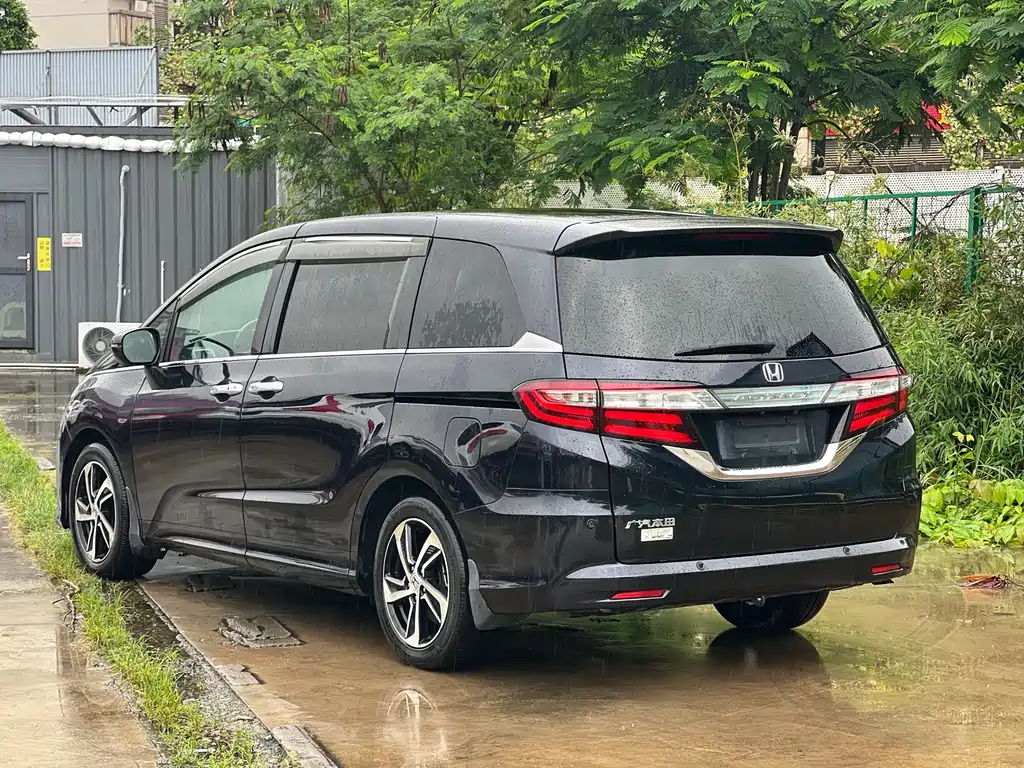 Honda Odyssey 2017 — фото 8
