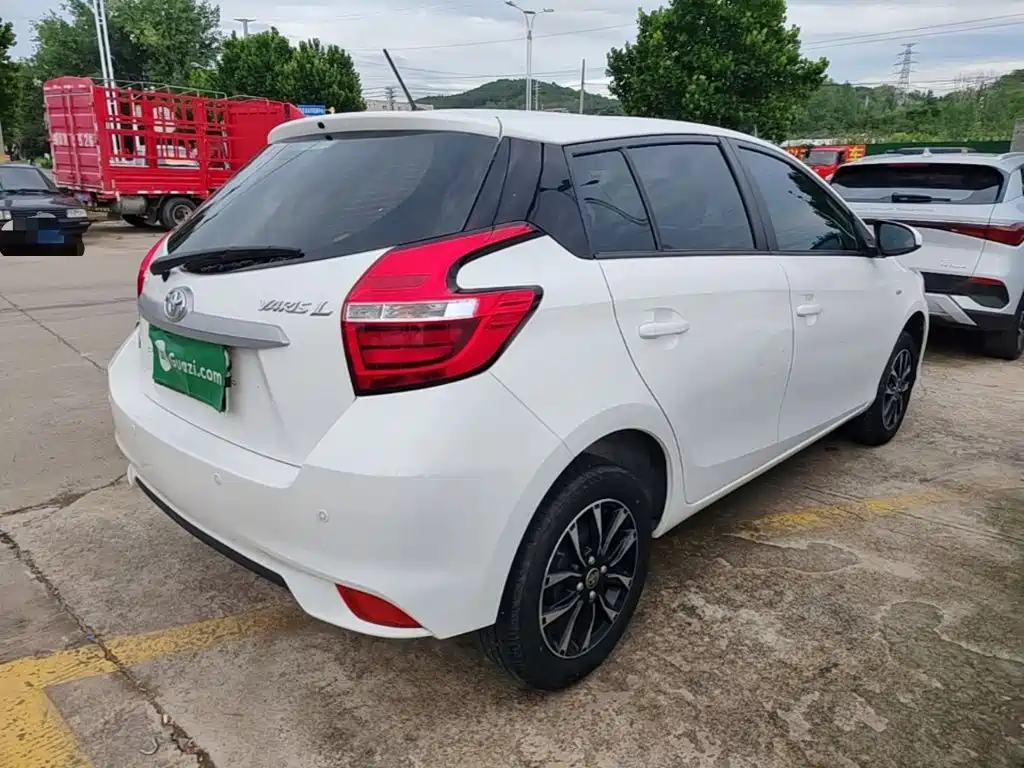 Toyota Yaris L 2022