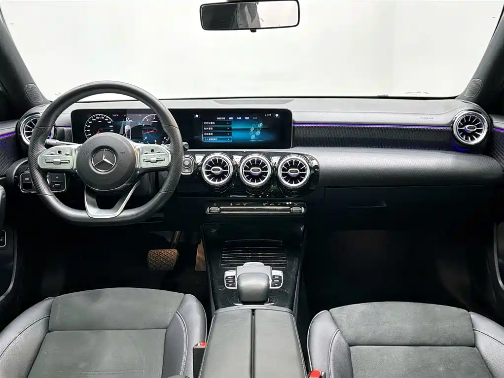 Mercedes-Benz A-Class 2019 — фото 11